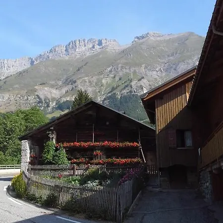 Les Clarines Apartment