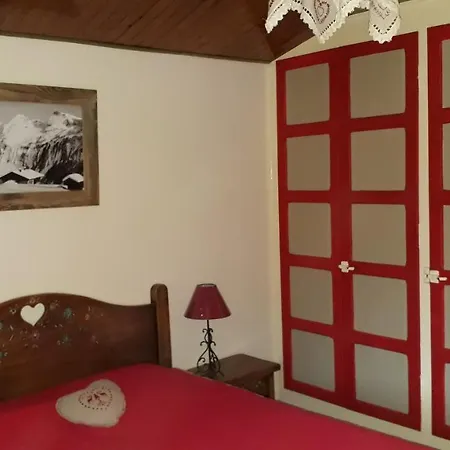 Les Clarines Apartment