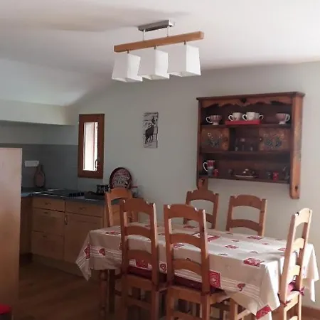 Les Clarines Apartment *